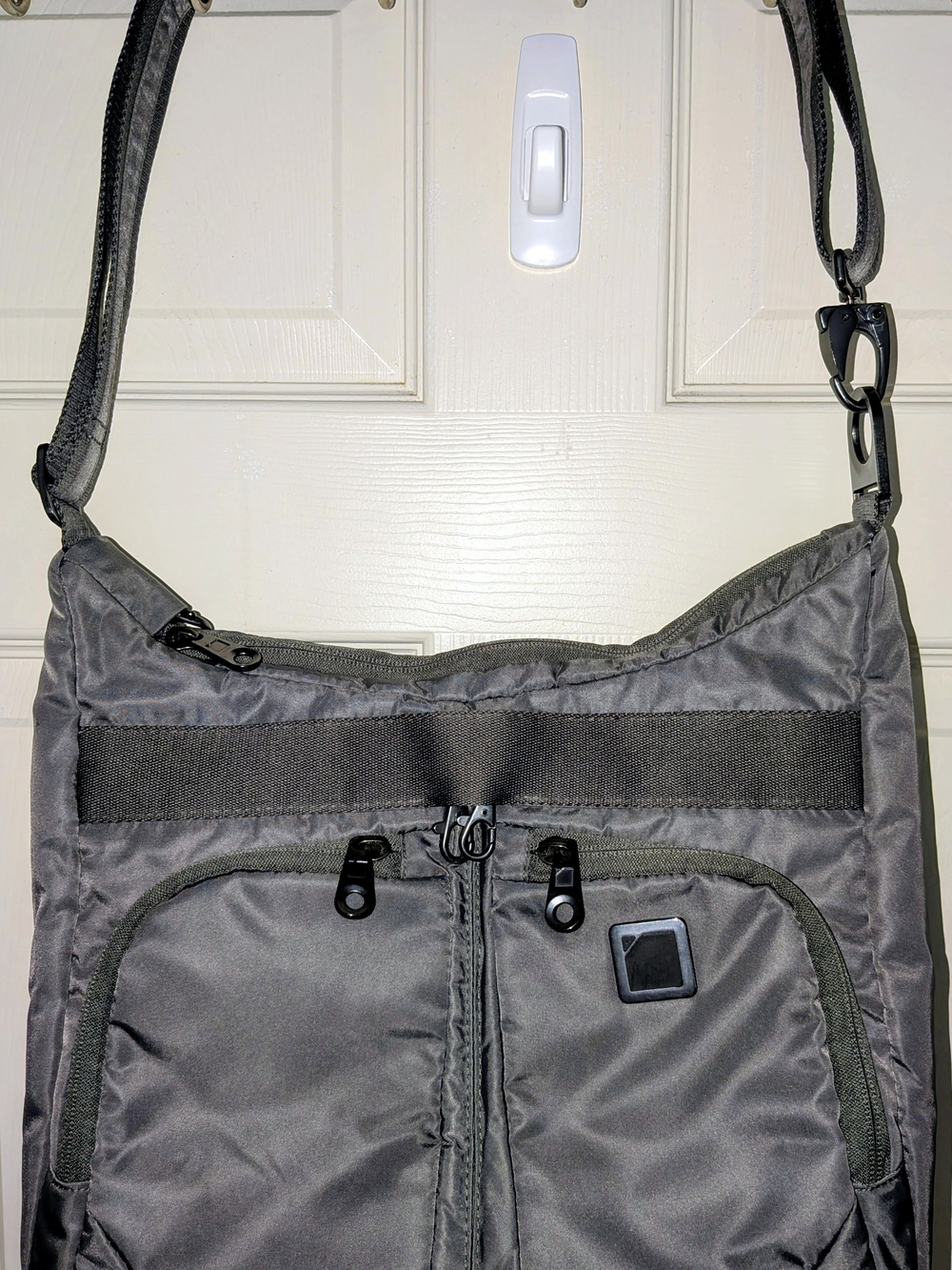 Lewis & Clark Women’s Gray Shoulder Bag - RFID Versatile Everyday Carry
